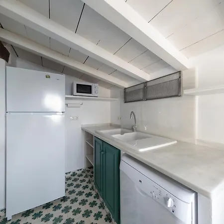 On Seacliff With The Downstairs