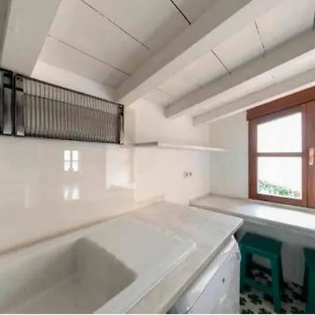 On Seacliff With The Downstairs