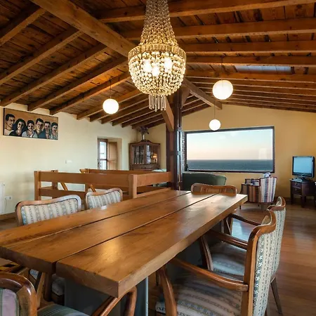 Property On Seacliff With The Beach Downstairs * Arnao