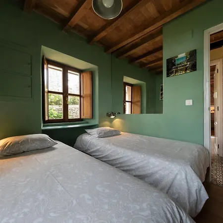 Property On Seacliff With The Beach Downstairs Hébergement de vacances Arnao