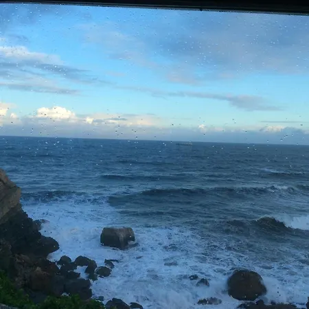 Property On Seacliff With The Beach Downstairs Arnao