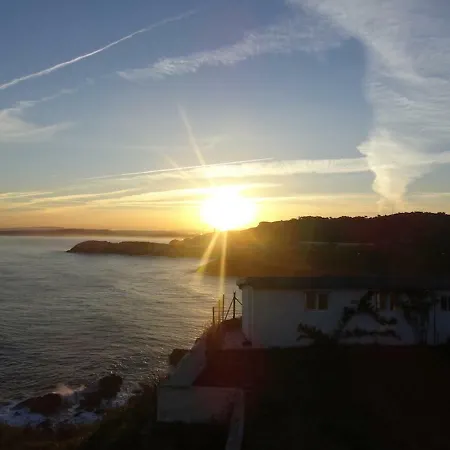 Hébergement de vacances Property On Seacliff With The Beach Downstairs Arnao
